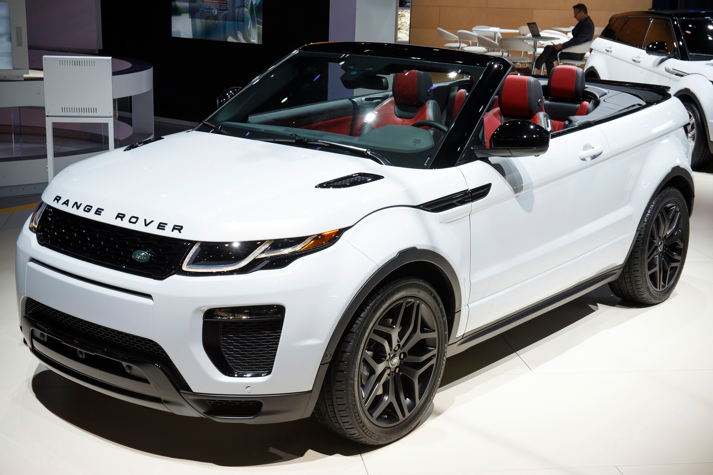 Jaguar Land Rover confirms Wolverhampton plant expansion 