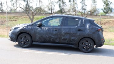 Nissan Leaf 2018 spy shot side