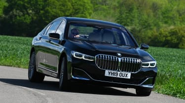BMW 745Le xDrive - front action