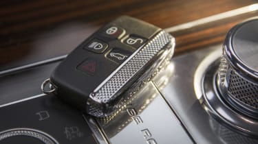 Range Rover SVAutobiography - key
