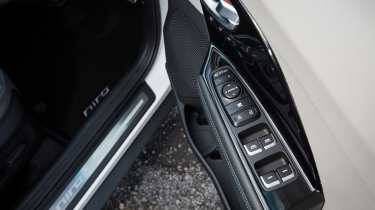 Kia Niro PHEV - window controls