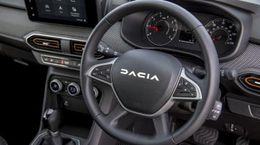 Dacia Sandero Stepway - steering wheel