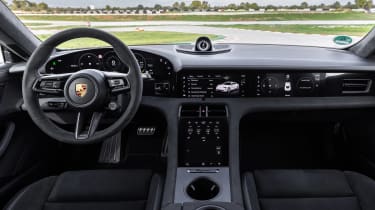 Porsche Taycan GTS - dash