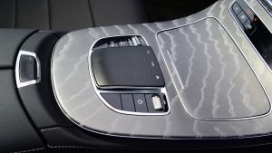 Mercedes E 300 e - centre console