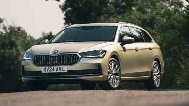 Skoda Superb Estate - front corner static