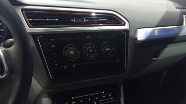 Volkswagen Tiguan GTE Active Concept - touchscreen show