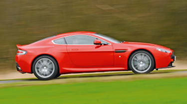 Aston Martin V8 Vantage panning