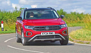 VW T-Roc - cornering left