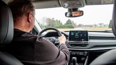 Jeep Compass e-Hybrid - driving