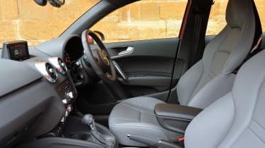 Audi A1 - front seats
