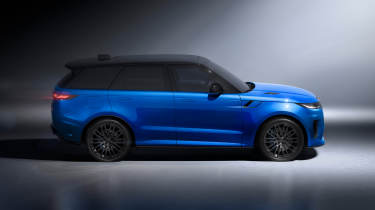 Range Rover Sport SV Ultimate blue