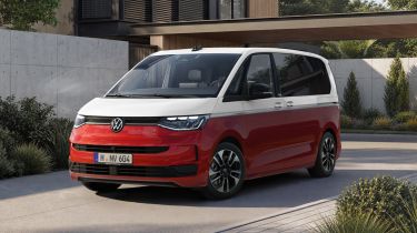 VW Caravelle Life - front 3/4