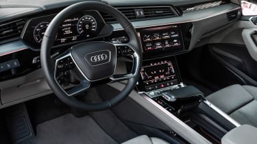 Audi e-tron - dash