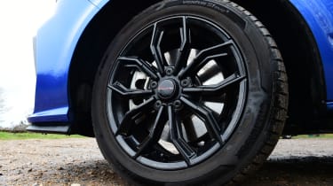 Volkswagen Transporter Sportline - front nearside wheel