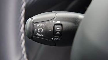 how to use cruise control on peugeot 208