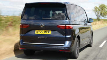 Volkswagen Multivan - rear tracking