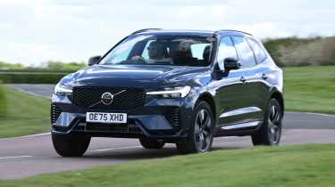 Volvo XC60 - front cornering