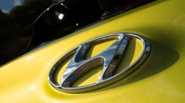 Hyundai Kona Premium SE 2017 - hyundai badge