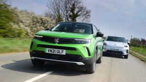Vauxhall Mokka-e vs Kia e-Niro - tracking