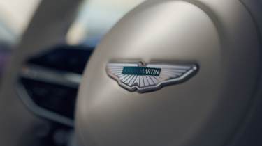 Aston Martin DBX GT - steering wheel