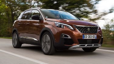 Peugeot 3008 2016 - front tracking
