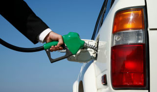 Petrol prices hit record high of 140ppl
