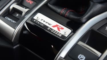 UK Honda Civic Type R 2017 - badge