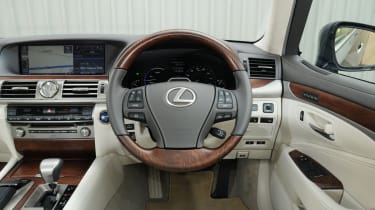 Lexus LS 600h L Premier interior
