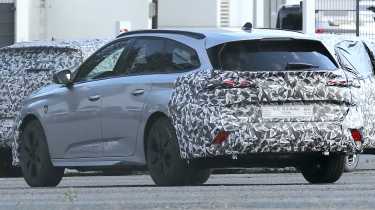 Peugeot 308 Facelift - rear 3/4