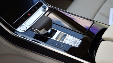 New Audi A8 2017 - controls