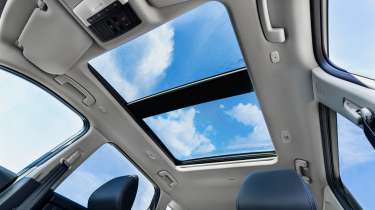 New Nissan X-Trail N-Trek - sunroof 