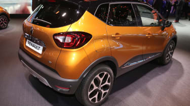 Facelifted Renault Captur Geneva - rear orange