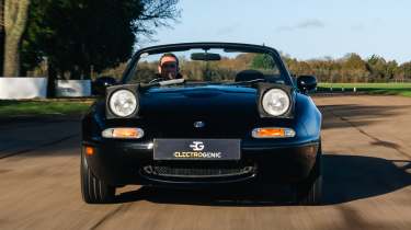 Electrogenic Mazda MX-5 - dynamic front end