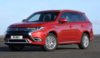 Mitsubishi Outlander PHEV - front static