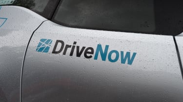 Ultimate guide to car sharing - DriveNow logo