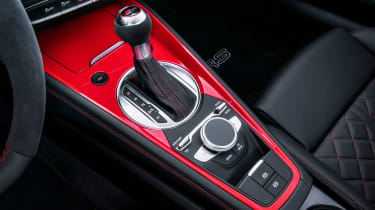 Audi TT RS - centre console