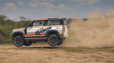 Land Rover Defender Bowler - side 