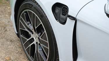 Porsche Taycan facelift - charging port