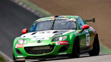 Mazda MX-5 GT4 front action
