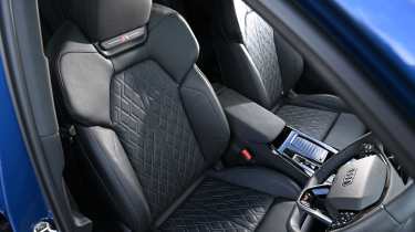 Audi Q6 e-tron - front seats 