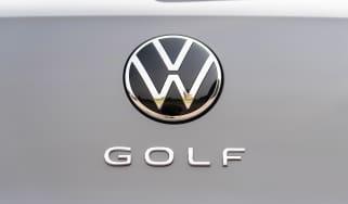 Volkswagen Golf - badge