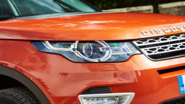 Land Rover Discovery Sport - front lights