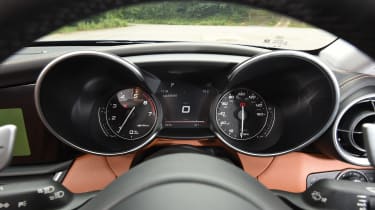 Alfa Romeo Giulia - speedo