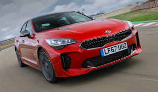 Kia Stinger - front