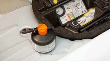 Used Renault ZOE - repair kit