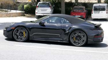 Porsche 911 Turbo Cabrio - rear side profile