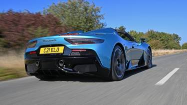 Maserati MCPure Cielo - rear tracking