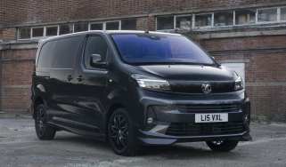 Vauxhall Vivaro GS - front static 