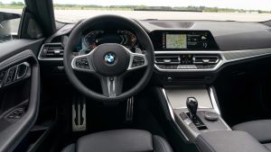 BMW 220i - dash