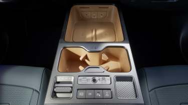 Kia Tasman - cup holders